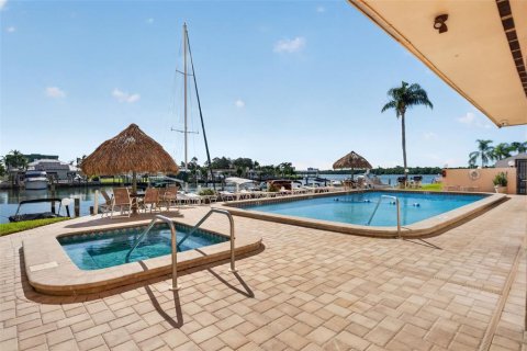 Copropriété à vendre à Clearwater, Floride: 2 chambres, 89.74 m2 № 2375829 - photo 9