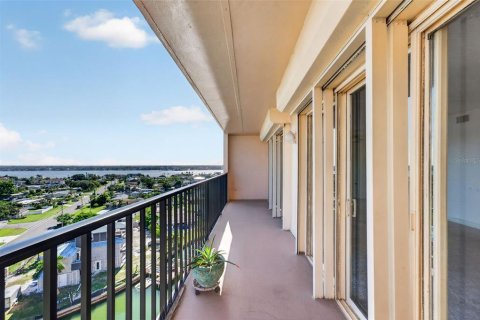 Copropriété à vendre à Clearwater, Floride: 2 chambres, 89.74 m2 № 2375829 - photo 29