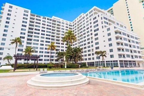 Copropriété à vendre à Miami Beach, Floride: 1 chambre, 87.14 m2 № 1981913 - photo 2