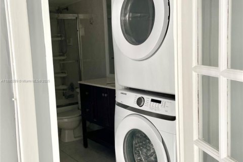 Copropriété à vendre à Miami Beach, Floride: 1 chambre, 87.14 m2 № 1981913 - photo 11