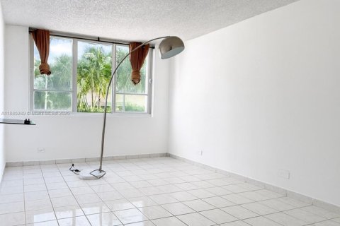 Copropriété à vendre à Miami Beach, Floride: 1 chambre, 87.14 m2 № 1981913 - photo 8