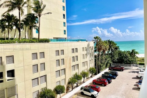 Copropriété à vendre à Miami Beach, Floride: 1 chambre, 87.14 m2 № 1981913 - photo 3