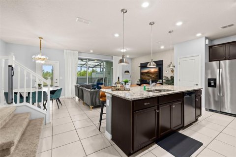 Townhouse in Davenport, Florida 5 bedrooms, 212.1 sq.m. № 1685301 - photo 8
