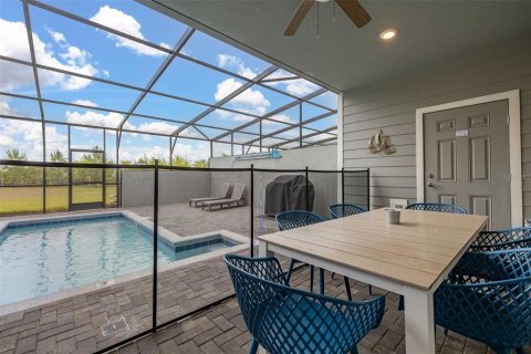Townhouse in Davenport, Florida 5 bedrooms, 212.1 sq.m. № 1685301 - photo 3