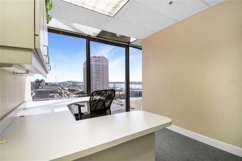 Propiedad comercial en venta en Jacksonville, Florida, 75.99 m2 № 2097526 - foto 4