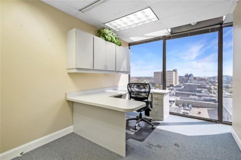 Propiedad comercial en venta en Jacksonville, Florida, 75.99 m2 № 2097526 - foto 3