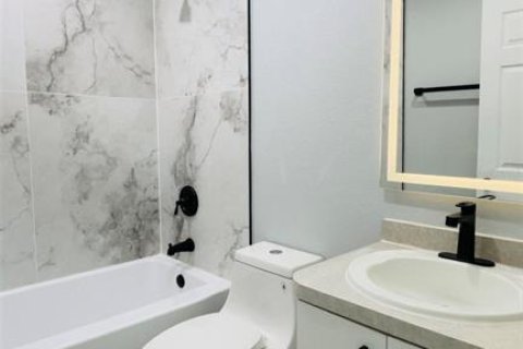 Casa en alquiler en Port Charlotte, Florida, 3 dormitorios, 151.99 m2 № 1866460 - foto 27