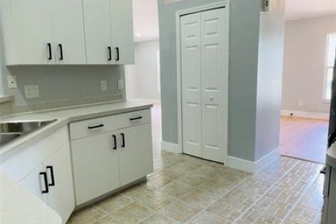 Casa en alquiler en Port Charlotte, Florida, 3 dormitorios, 151.99 m2 № 1866460 - foto 12