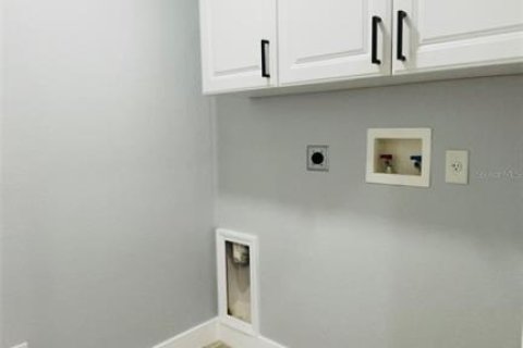 Casa en alquiler en Port Charlotte, Florida, 3 dormitorios, 151.99 m2 № 1866460 - foto 13