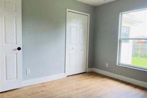 Casa en alquiler en Port Charlotte, Florida, 3 dormitorios, 151.99 m2 № 1866460 - foto 30