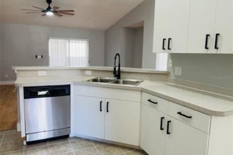 Casa en alquiler en Port Charlotte, Florida, 3 dormitorios, 151.99 m2 № 1866460 - foto 11
