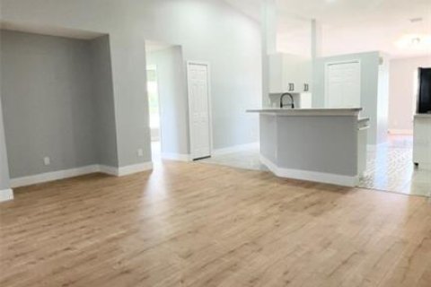 Casa en alquiler en Port Charlotte, Florida, 3 dormitorios, 151.99 m2 № 1866460 - foto 17