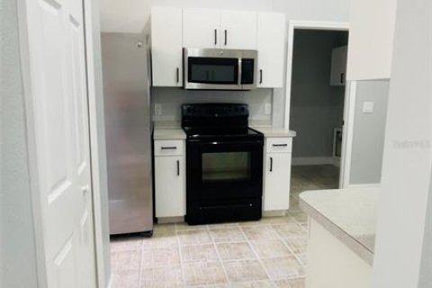 Casa en alquiler en Port Charlotte, Florida, 3 dormitorios, 151.99 m2 № 1866460 - foto 10