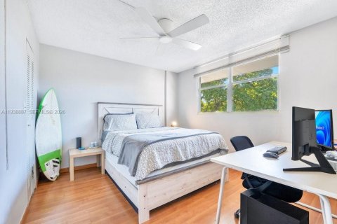 Copropriété à louer à Oakland Park, Floride: 2 chambres, 90.58 m2 № 1996709 - photo 9