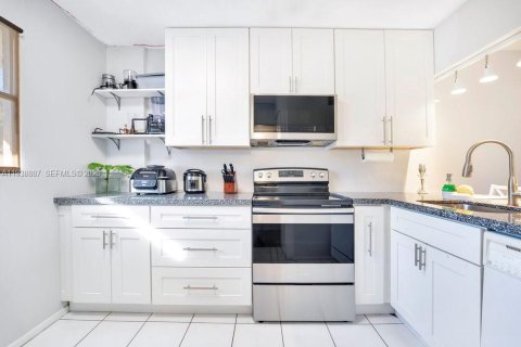 Copropriété à louer à Oakland Park, Floride: 2 chambres, 90.58 m2 № 1996709 - photo 13