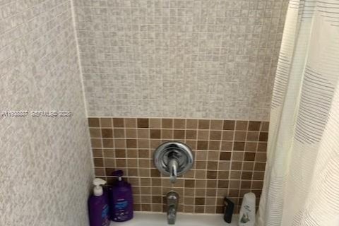 Copropriété à louer à Oakland Park, Floride: 2 chambres, 90.58 m2 № 1996709 - photo 26