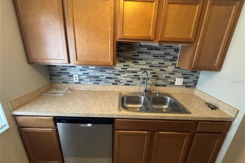 Condo in Tampa, Florida, 2 bedrooms  № 1880695 - photo 2