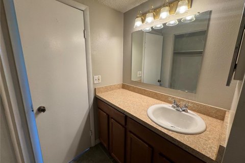 Condo in Tampa, Florida, 2 bedrooms  № 1880695 - photo 13