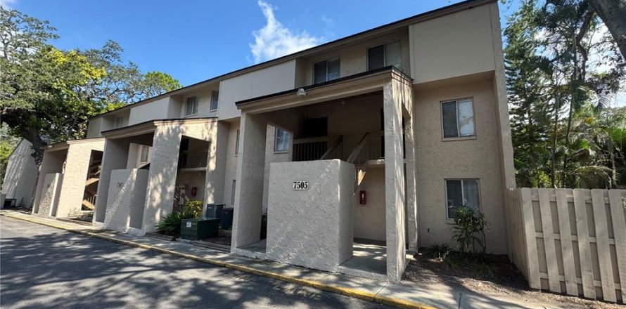 Condominio en Tampa, Florida, 2 dormitorios № 1880695