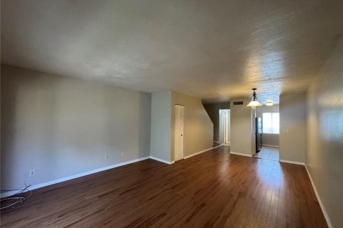Condo in Tampa, Florida, 2 bedrooms  № 1880695 - photo 5