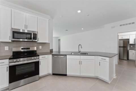 Villa ou maison à louer à Kissimmee, Floride: 3 chambres, 144 m2 № 2345111 - photo 6