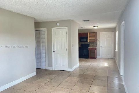 Immobilier commercial à vendre à Pompano Beach, Floride: 442.87 m2 № 2082572 - photo 10