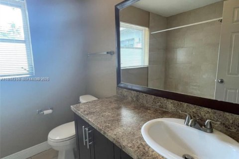 Immobilier commercial à vendre à Pompano Beach, Floride: 442.87 m2 № 2082572 - photo 4