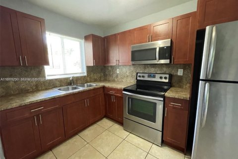 Immobilier commercial à vendre à Pompano Beach, Floride: 442.87 m2 № 2082572 - photo 20