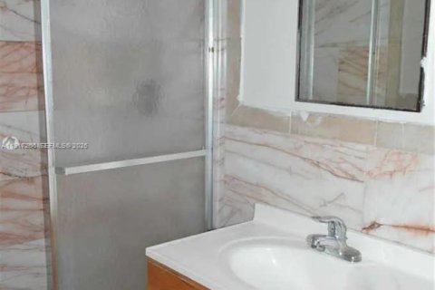 Immobilier commercial à vendre à Pompano Beach, Floride: 442.87 m2 № 2082572 - photo 15