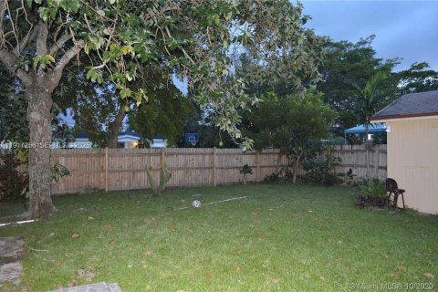 Immobilier commercial à vendre à Pompano Beach, Floride: 442.87 m2 № 2082572 - photo 18