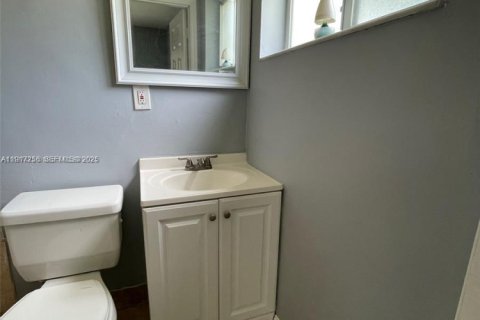 Immobilier commercial à vendre à Pompano Beach, Floride: 442.87 m2 № 2082572 - photo 22