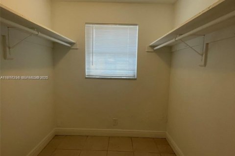 Immobilier commercial à vendre à Pompano Beach, Floride: 442.87 m2 № 2082572 - photo 6
