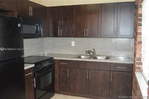 Immobilier commercial à vendre à Pompano Beach, Floride: 442.87 m2 № 2082572 - photo 14