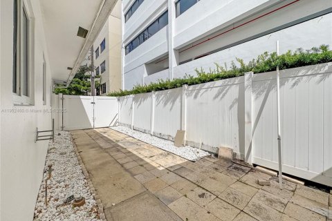 Casa en alquiler en Fort Lauderdale, Florida, 2 dormitorios, 102.19 m2 № 1953867 - foto 18