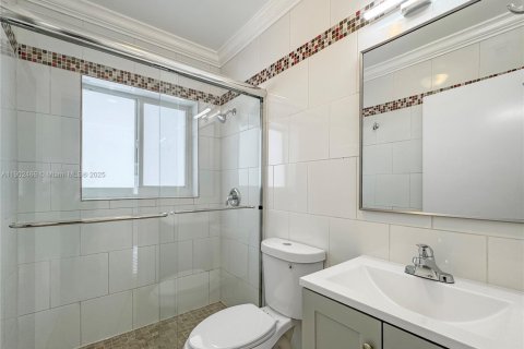 Casa en alquiler en Fort Lauderdale, Florida, 2 dormitorios, 102.19 m2 № 1953867 - foto 17