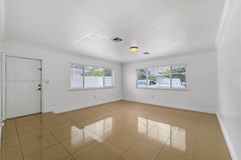 Casa en alquiler en Fort Lauderdale, Florida, 2 dormitorios, 102.19 m2 № 1953867 - foto 5