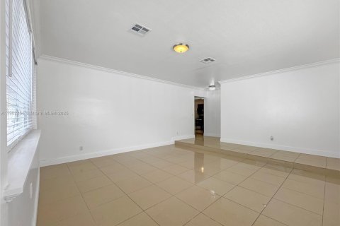 Casa en alquiler en Fort Lauderdale, Florida, 2 dormitorios, 102.19 m2 № 1953867 - foto 6