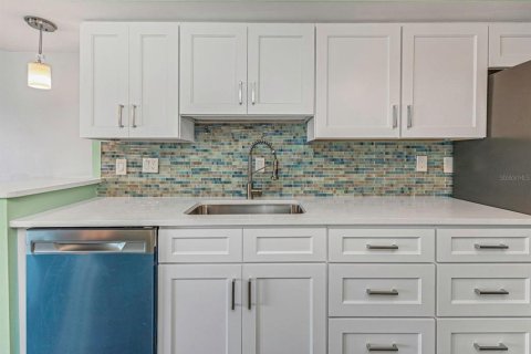 Copropriété à vendre à Dunedin, Floride: 2 chambres, 159.79 m2 № 2402868 - photo 13