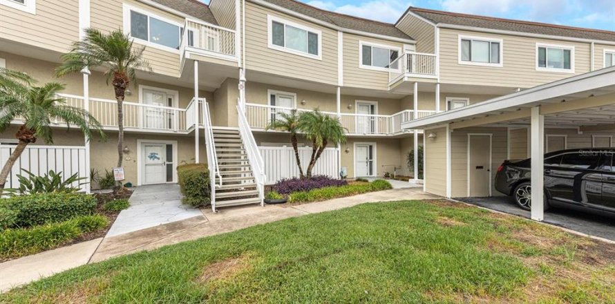Condo à Dunedin, Floride, 2 chambres  № 2402868