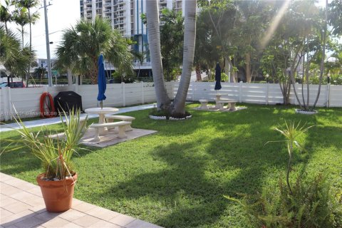Condominio en venta en Hollywood, Florida, 1 dormitorio, 73.11 m2 № 1925574 - foto 22