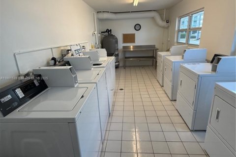 Condominio en venta en Hollywood, Florida, 1 dormitorio, 73.11 m2 № 1925574 - foto 29