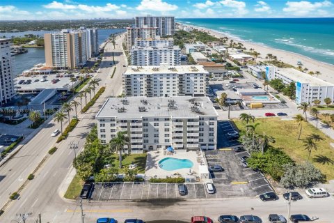 Condominio en venta en Hollywood, Florida, 1 dormitorio, 73.11 m2 № 1925574 - foto 5