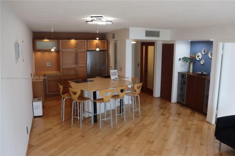 Condominio en venta en Hollywood, Florida, 1 dormitorio, 73.11 m2 № 1925574 - foto 19