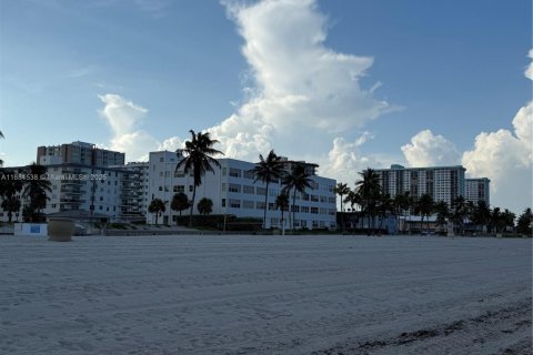 Condominio en venta en Hollywood, Florida, 1 dormitorio, 73.11 m2 № 1925574 - foto 28