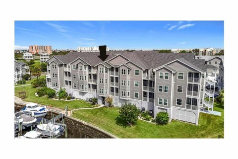 Condo in New Port Richey, Florida, 2 bedrooms  № 1904760 - photo 4