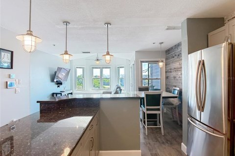 Condo in New Port Richey, Florida, 2 bedrooms  № 1904760 - photo 20