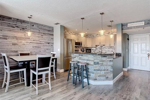 Condo in New Port Richey, Florida, 2 bedrooms  № 1904760 - photo 29