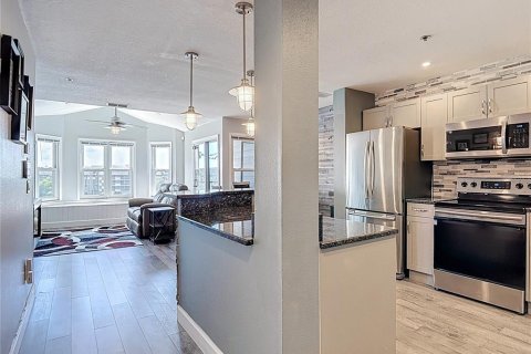 Condo in New Port Richey, Florida, 2 bedrooms  № 1904760 - photo 17