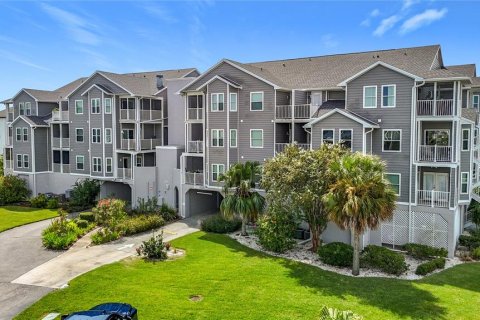 Condo in New Port Richey, Florida, 2 bedrooms  № 1904760 - photo 11
