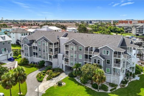 Condo in New Port Richey, Florida, 2 bedrooms  № 1904760 - photo 8